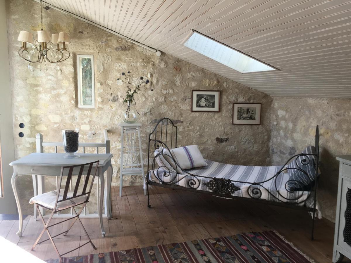 maison bohème Rou-Marson Extérieur photo